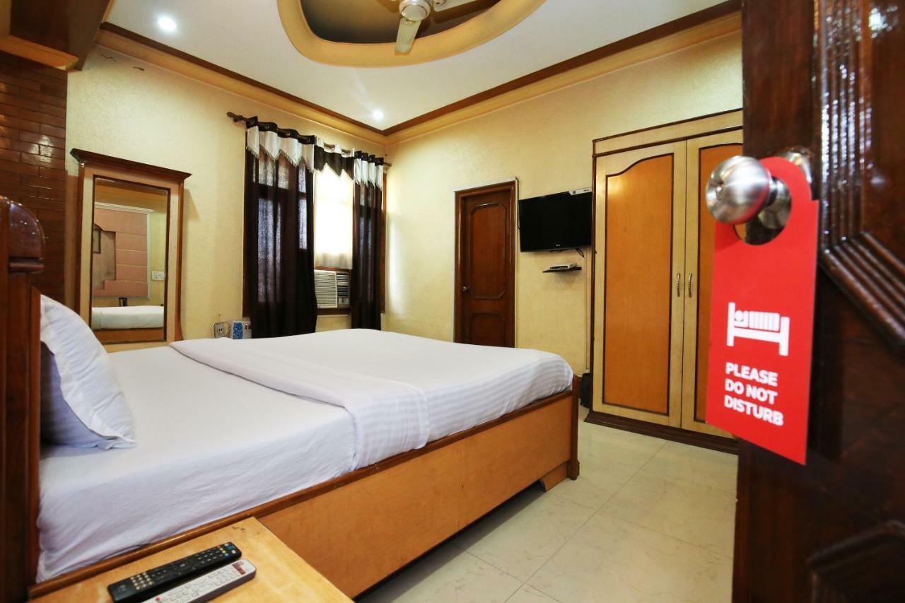 Capital O 10990 Hotel Gobind Regency Zirakpur Exterior photo