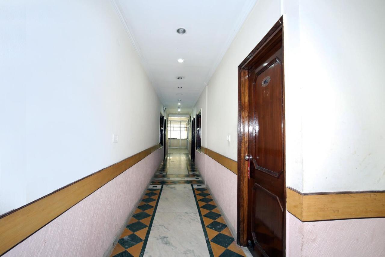 Capital O 10990 Hotel Gobind Regency Zirakpur Exterior photo